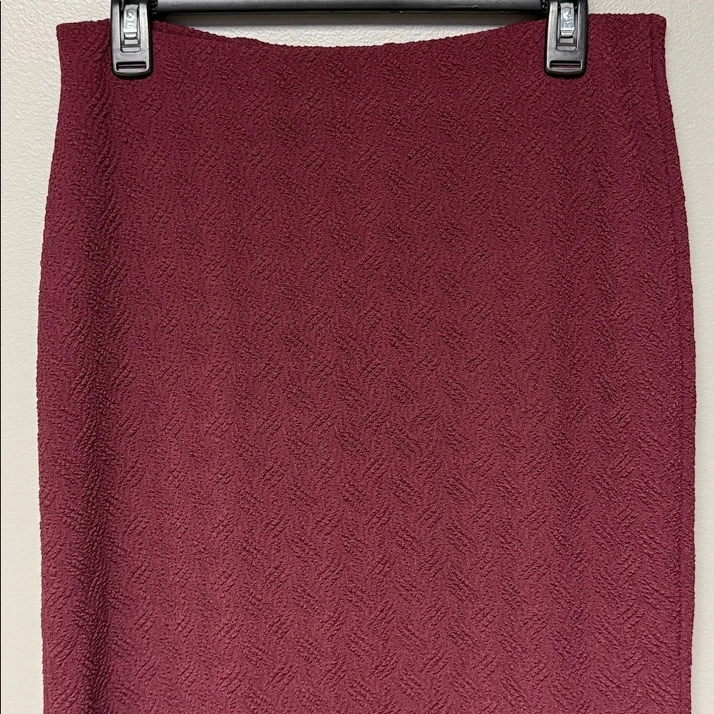 NYCC New York Clothing Co Burgundy Textured Pencil Skirt Size M